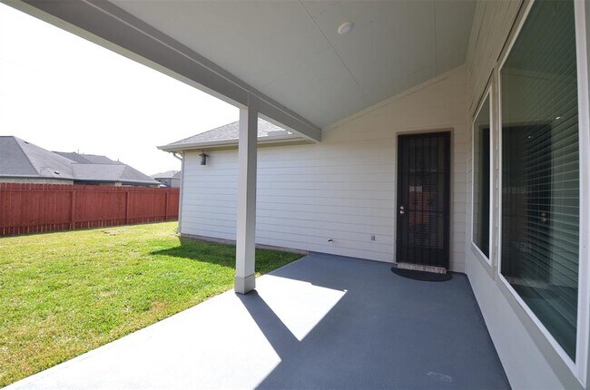 Building Photo - 28615 Halle Ray Dr