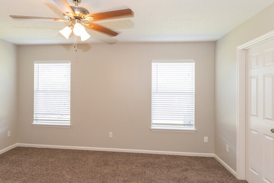 Building Photo - 13578 Ashford Wood Ct W