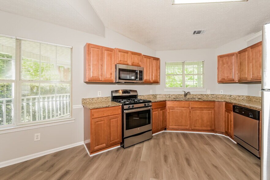 Building Photo - 340 Christian Woods Dr
