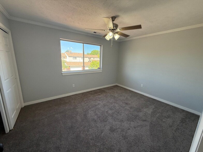 Building Photo - 8335 S 1050 E