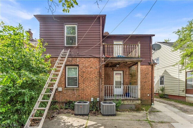 Building Photo - 13613 Cedar Rd