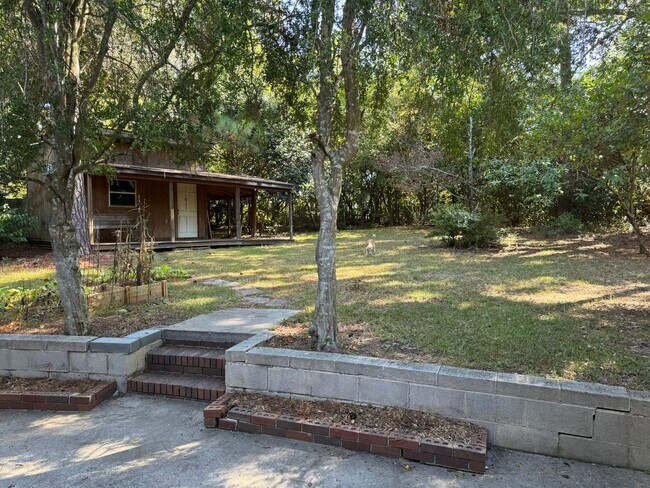 Building Photo - 109 Simmons Rd