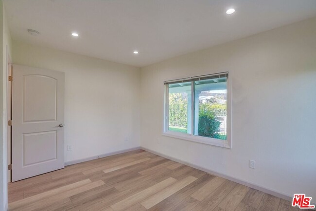 Building Photo - 4725 Sawtelle Blvd