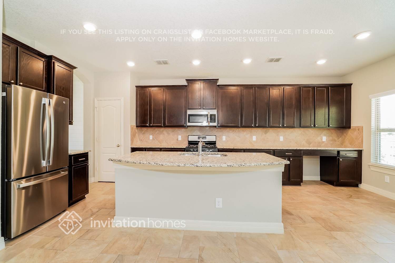 Building Photo - 1099 Pelican Pl