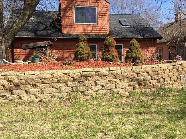 Building Photo - 1603 S 100th St