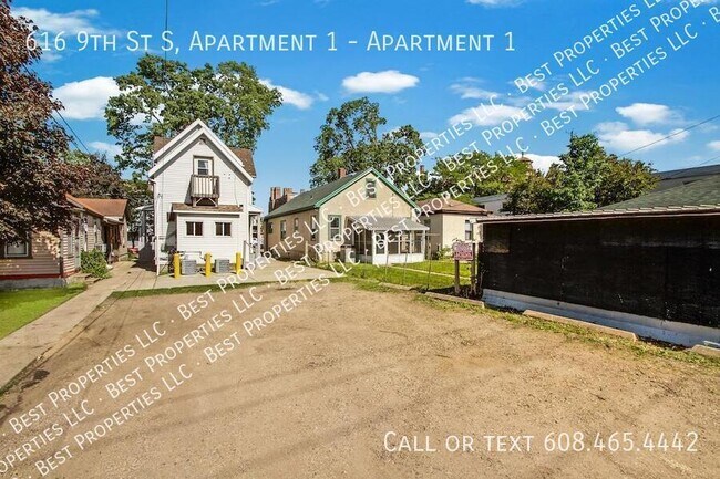 Building Photo - 616 9th St S