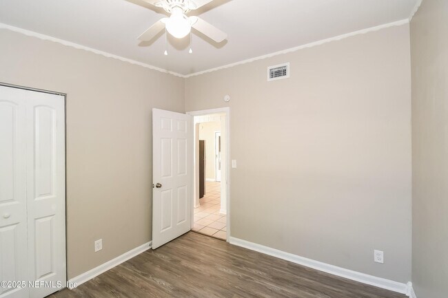 Building Photo - 780 Le Brun Dr