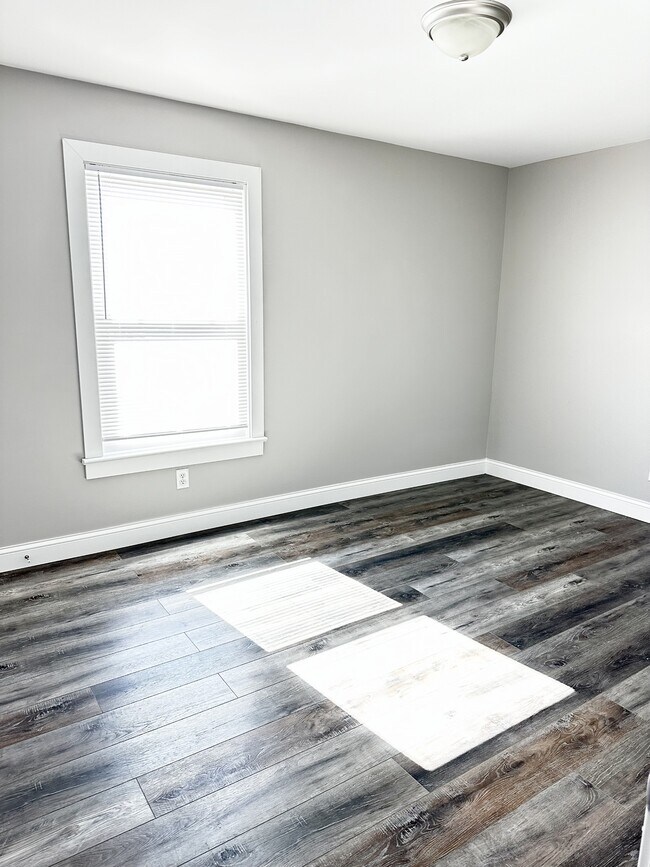 Building Photo - 1111 Columbus Cir