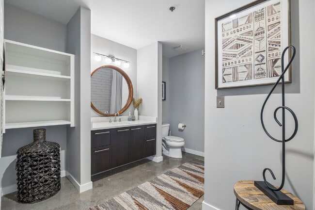 Building Photo - Move-In Ready ICON Condo in The Gulch, Designer Furnished Option, Rare Same-Floor Parking, 2BR wi...