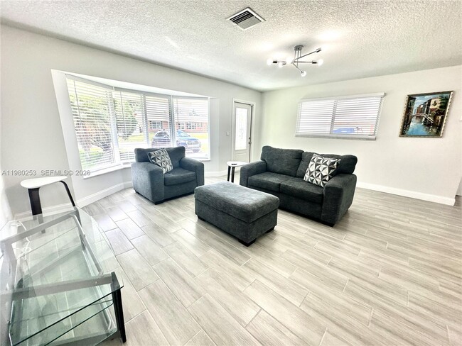 Building Photo - 3511 Quentin Ave