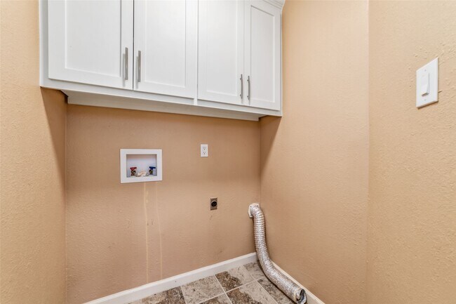 Building Photo - 5012 Irvington Blvd