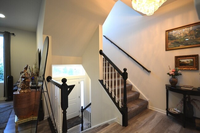 Building Photo - 3S624 Everton Dr