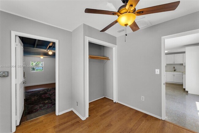 Building Photo - 2249 SW 34th Terrace