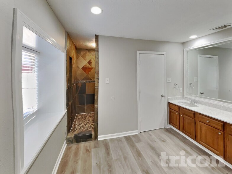 Building Photo - 3326 Doherty Pl