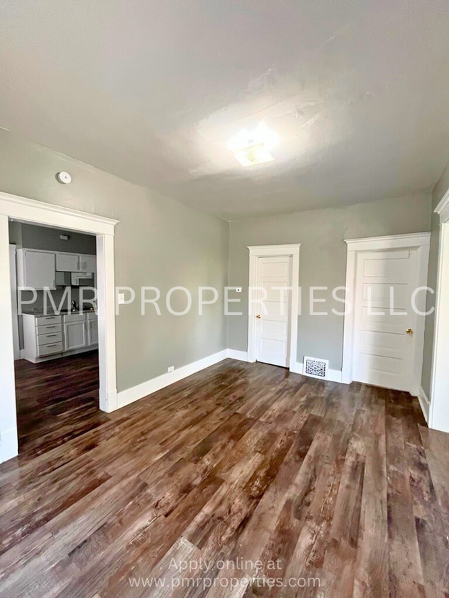 Building Photo - 2 Bedrooms/1 Bathroom House
