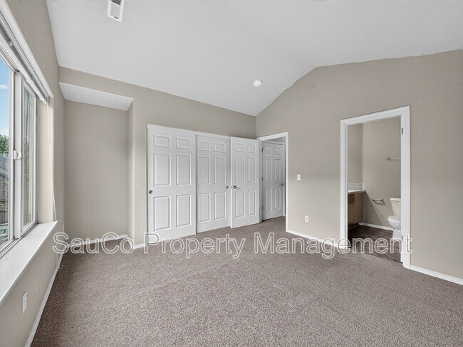 Building Photo - 1419 NE Lockheart Ln