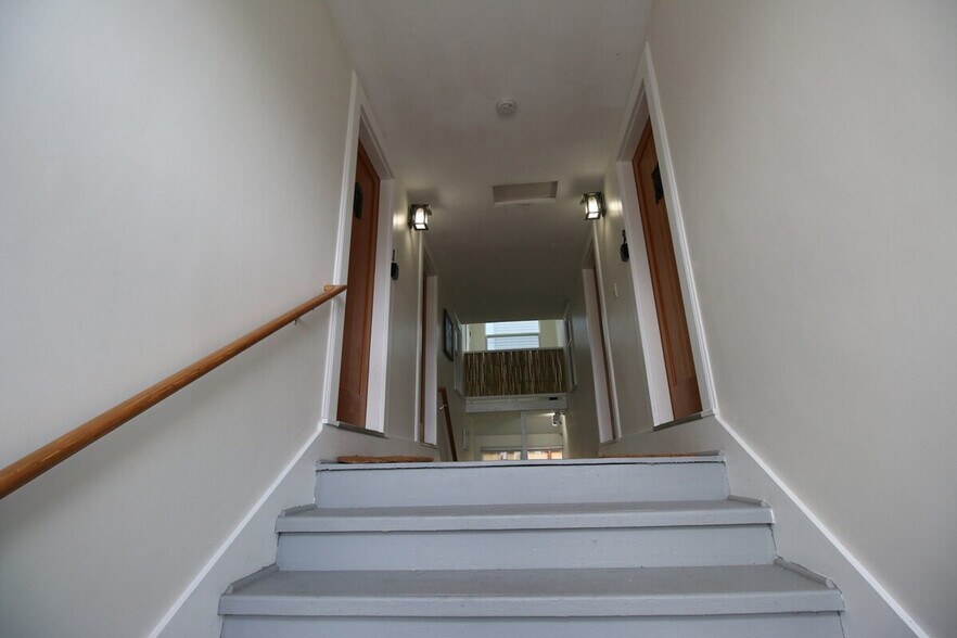 Building Photo - 2428 Alki Ave SW