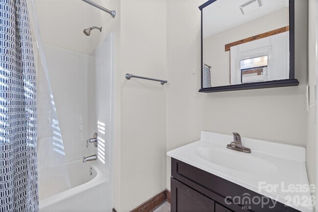 Building Photo - 1733 Matheson Ave