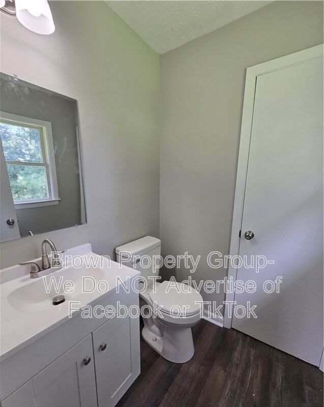 Building Photo - 303 Cartwright Dr