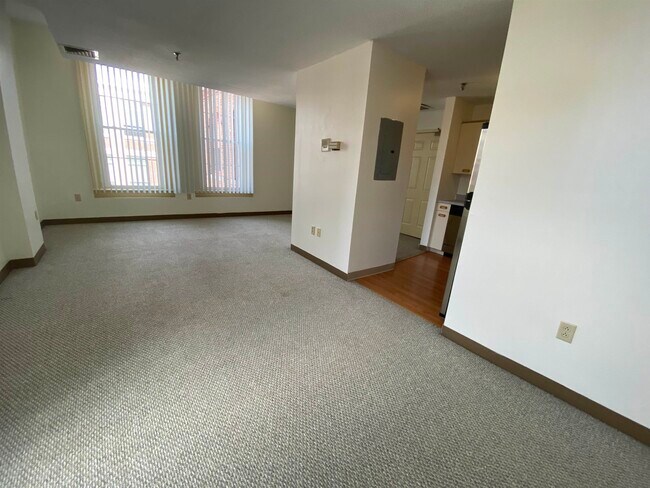 Building Photo - 30 Hanover St