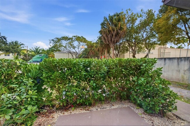 Building Photo - 3001 NW 5th Terrace