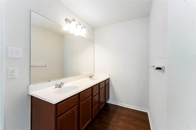 Building Photo - 1251 Kaliste Meadow Dr