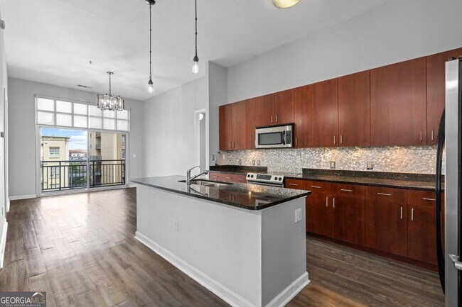 Primary Photo - 711 Cosmopolitan Dr NE
