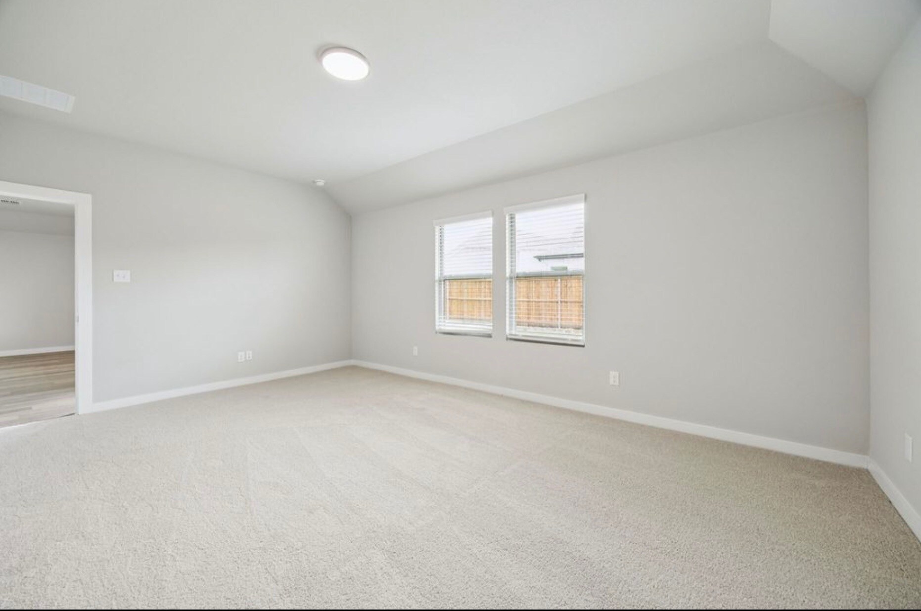 Building Photo - 1012 Rosemary Hill Dr