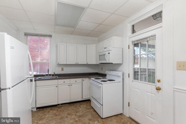 Building Photo - 702 S Braddock St