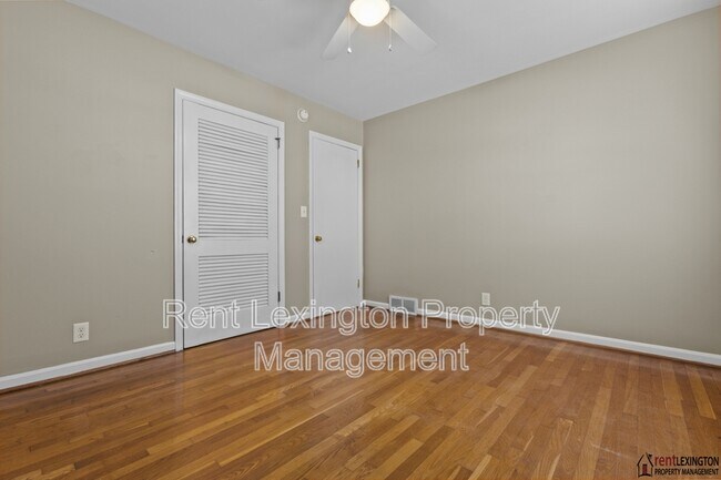 Building Photo - 1036 Whitehall Pl