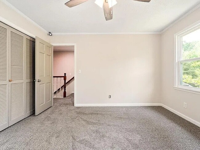 Building Photo - 1409 Robert Ln