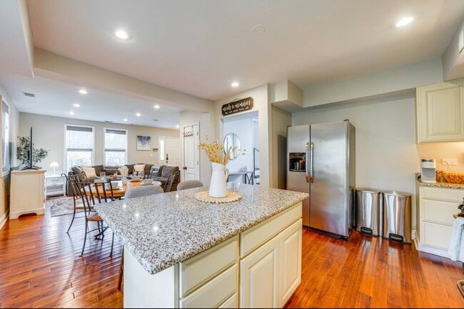 Building Photo - 1518 Riverside Ave