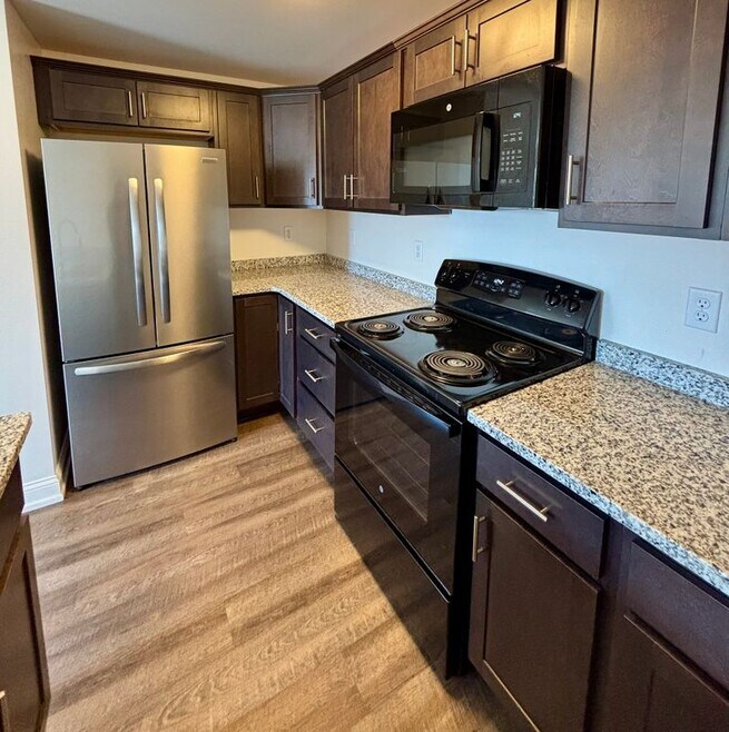 Building Photo - 1335 Millersport Hwy