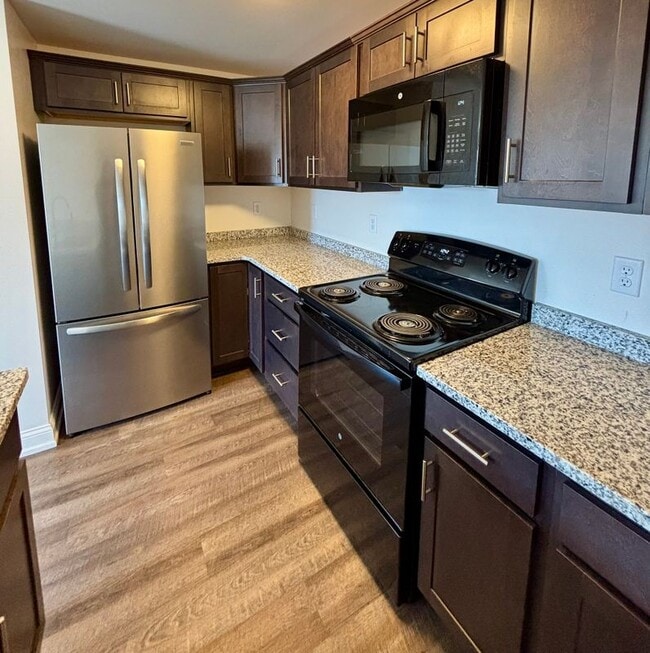 Building Photo - 1335 Millersport Hwy