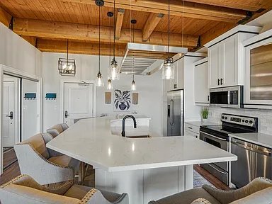 Building Photo - 601 E Erie St