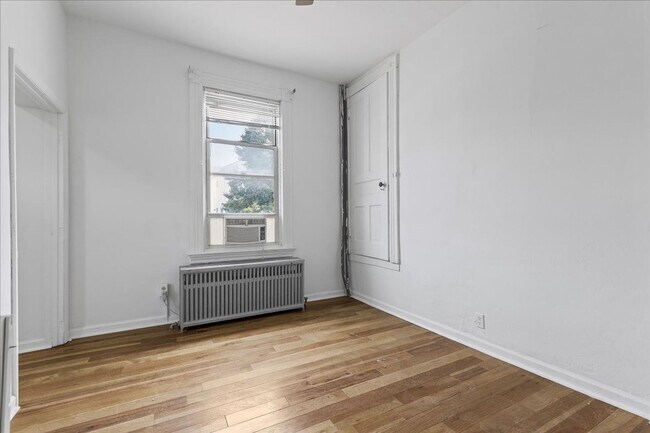 Building Photo - 515 Cato St