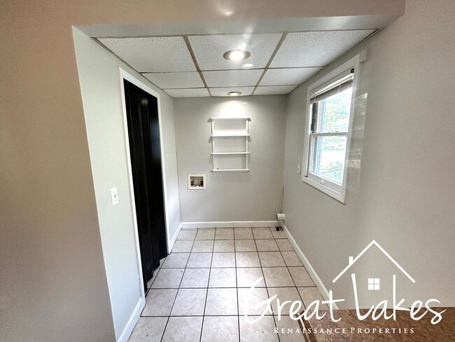 Building Photo - Beautiful 2 bedroom / 1 bathroom house ava...