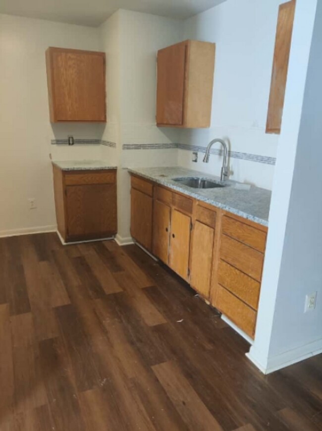 Building Photo - 891 N 41st St