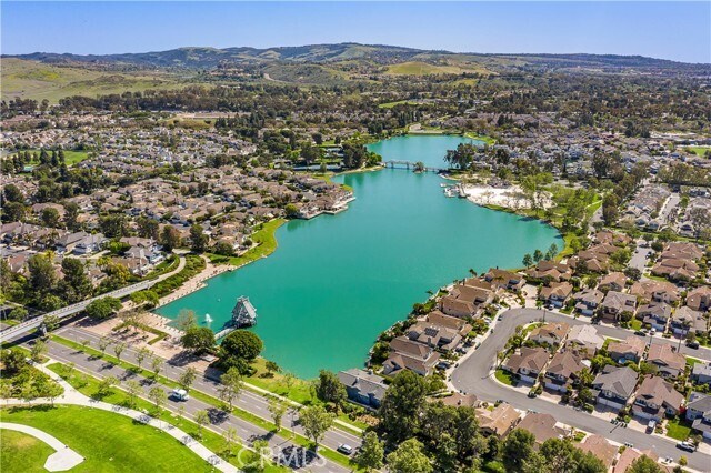 Building Photo - 52 Ashwood