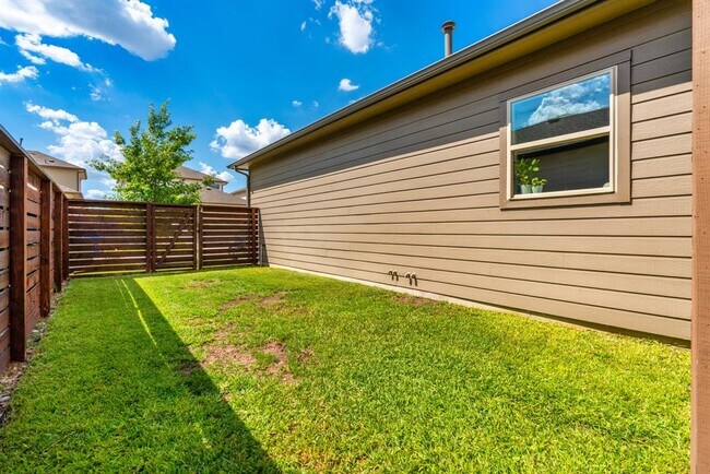 Building Photo - 1518 Frontier Valley Dr
