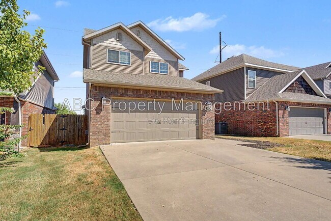 Building Photo - 3110 SW Riverstone Ave