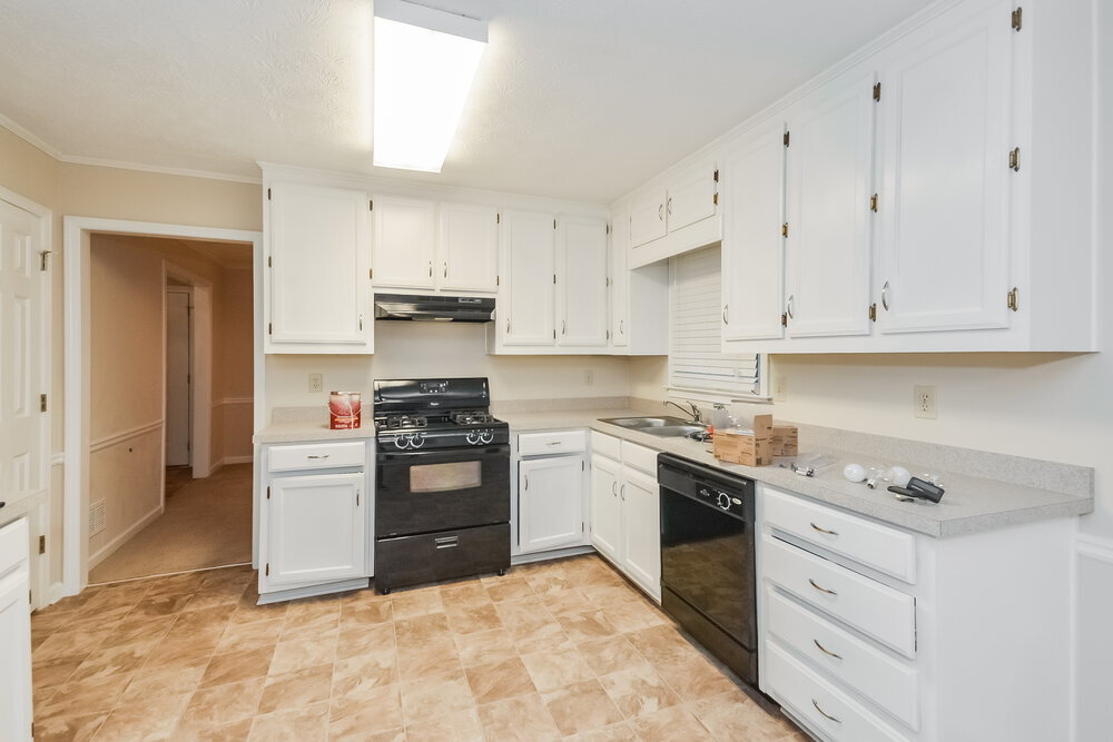 Building Photo - 175 Meadowbrook Dr