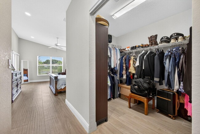 Building Photo - 15155 Newquay Ct