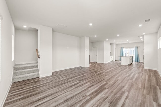 Building Photo - 7136 Bryce Ave