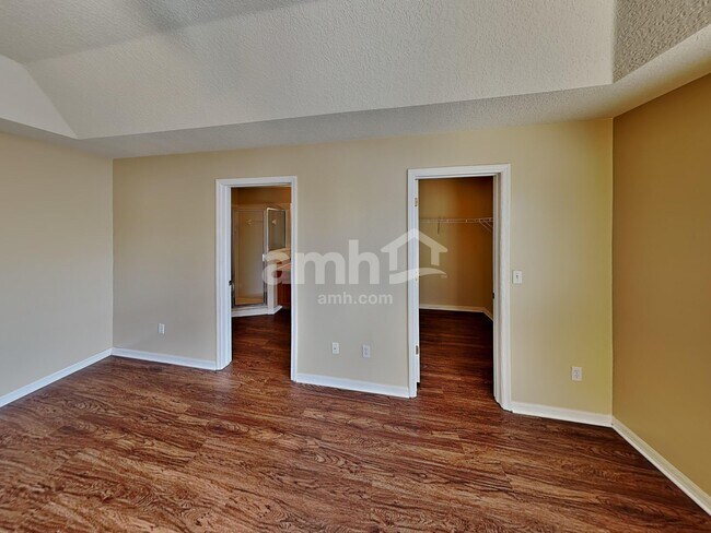 Building Photo - 831 Shore Breeze Way