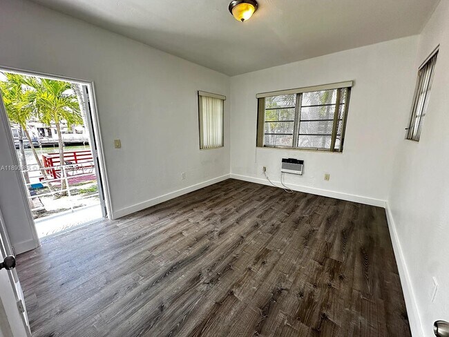 Building Photo - 4172 Chase Ave