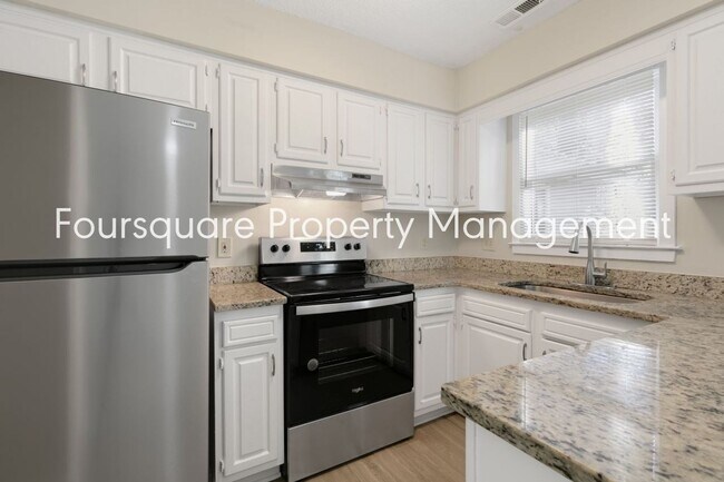 Building Photo - 1105 Timber Dr