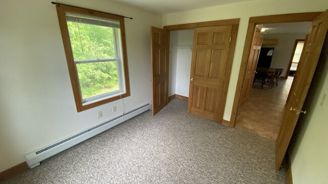 Building Photo - 275 Mast Rd