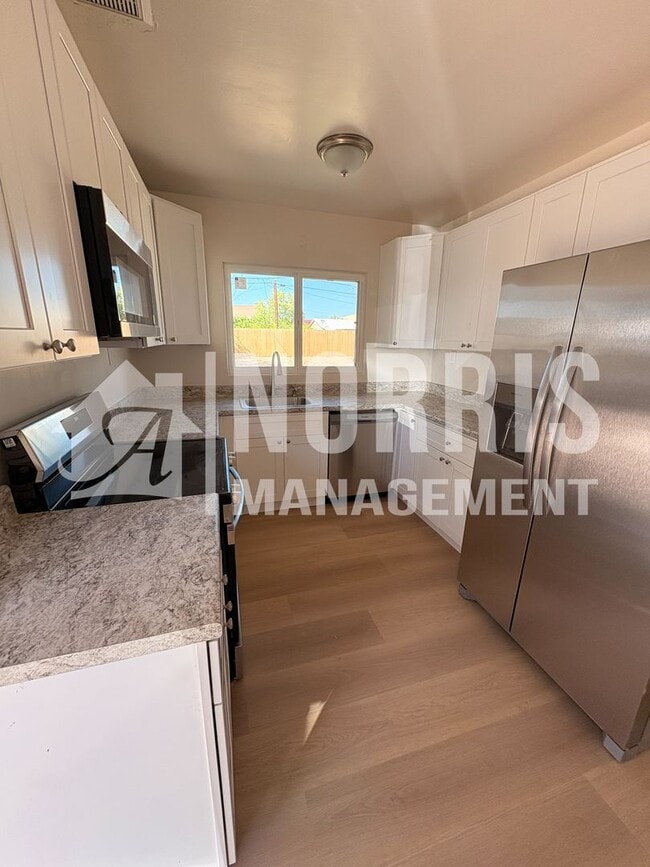 Building Photo - Remodeled Home with NO HOA