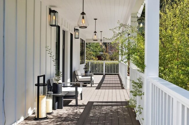 Building Photo - 31 Gold Hill Grde
